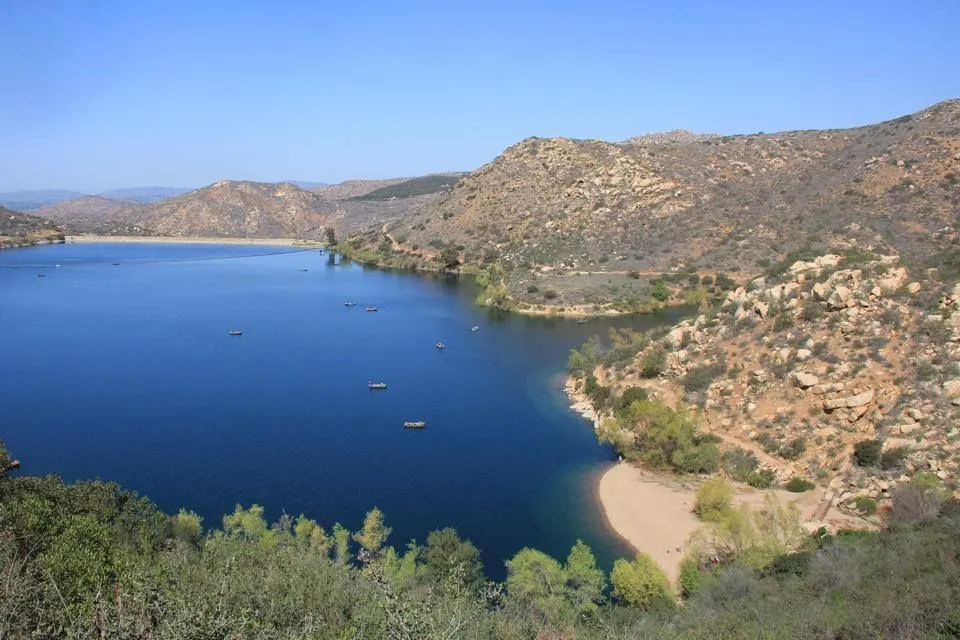 Lake Poway Recreation Area beautiful lake with hiking trails